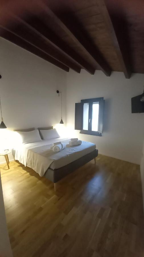 La Casetta Guest House Oristano Esterno foto